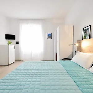 https://florida-casa-vacanze.hotelsalgherosardinia.com
